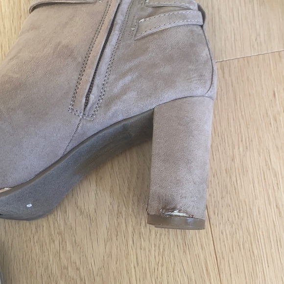 Banana Republic Booties - Picture 7 of 7